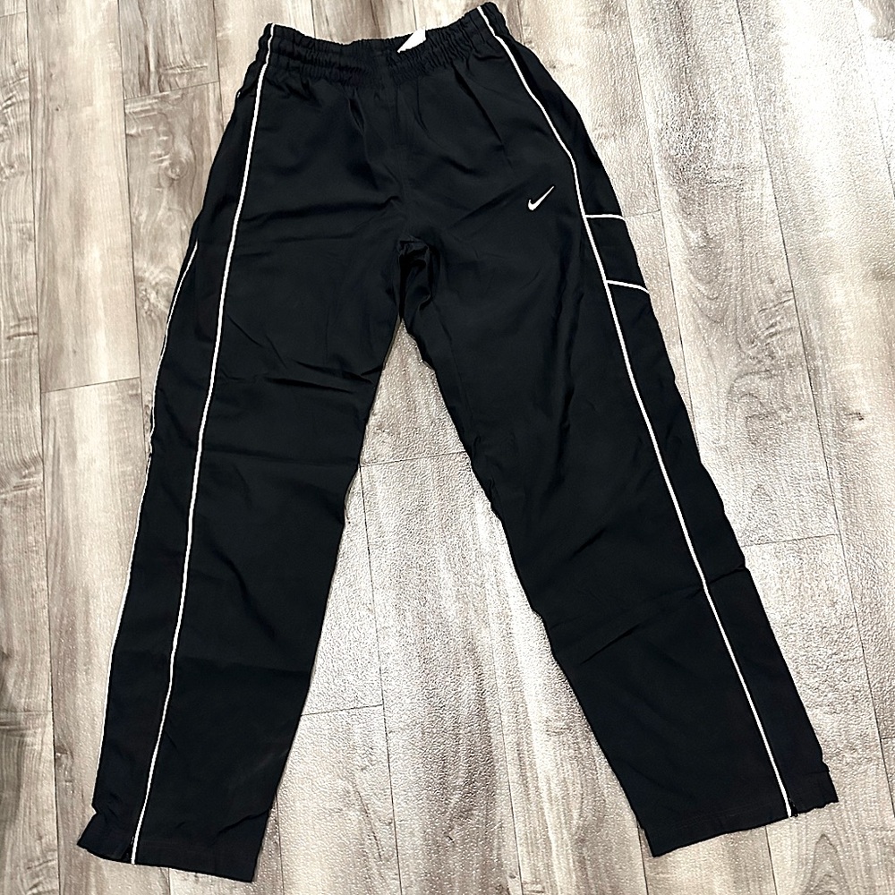 Women’s Nike Fleece Lined Wind Breaker Sweat Pants